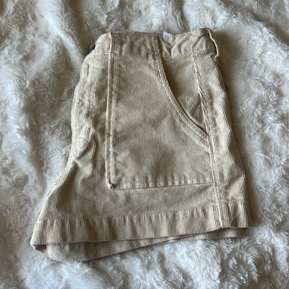 Cream corduroy shorts - Picture 2 of 3